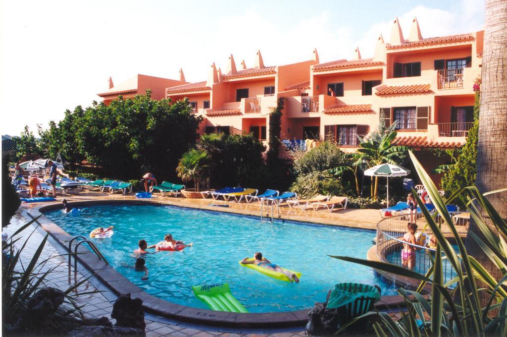 Hotel Bahia Park Cala En Porter  Zařízení fotografie